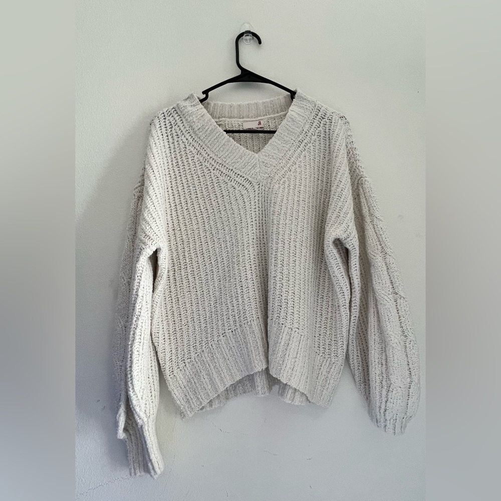 Oversized cream/ white colored knit sweater